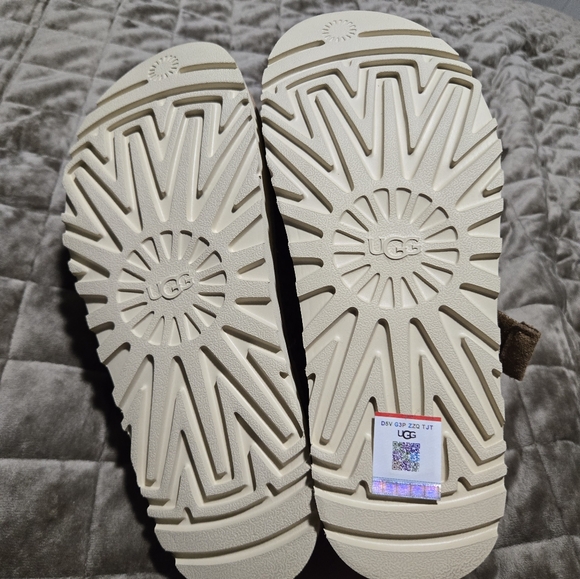 UGG Women Goldenstar Glide Chestnut Size 7 - Picture 6 of 10